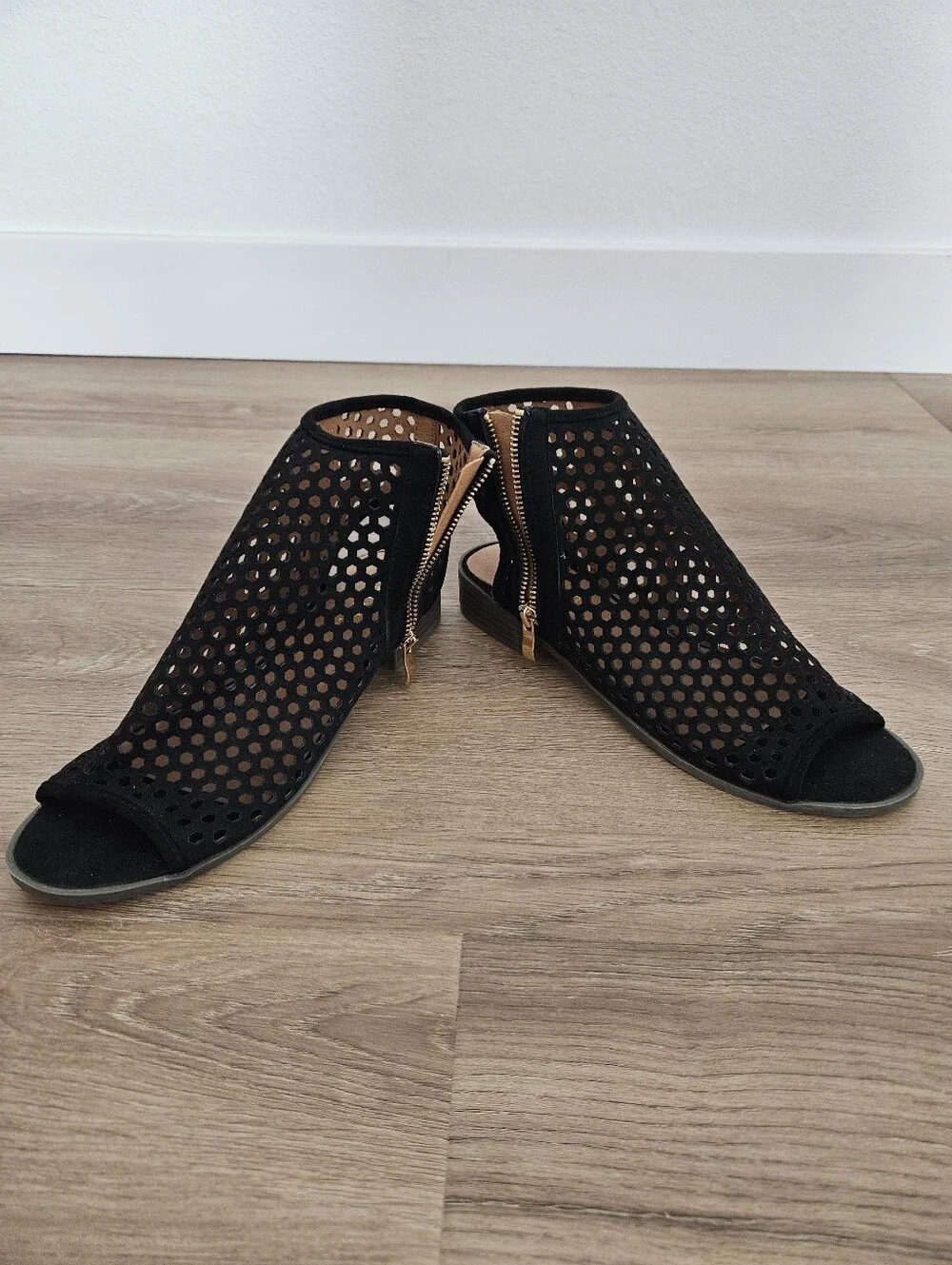 Mata Black Pinhole Peep-Toe Zip Sandals Size 7.5